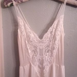 VTG Olga nylon slip/nightgown small, medium, large